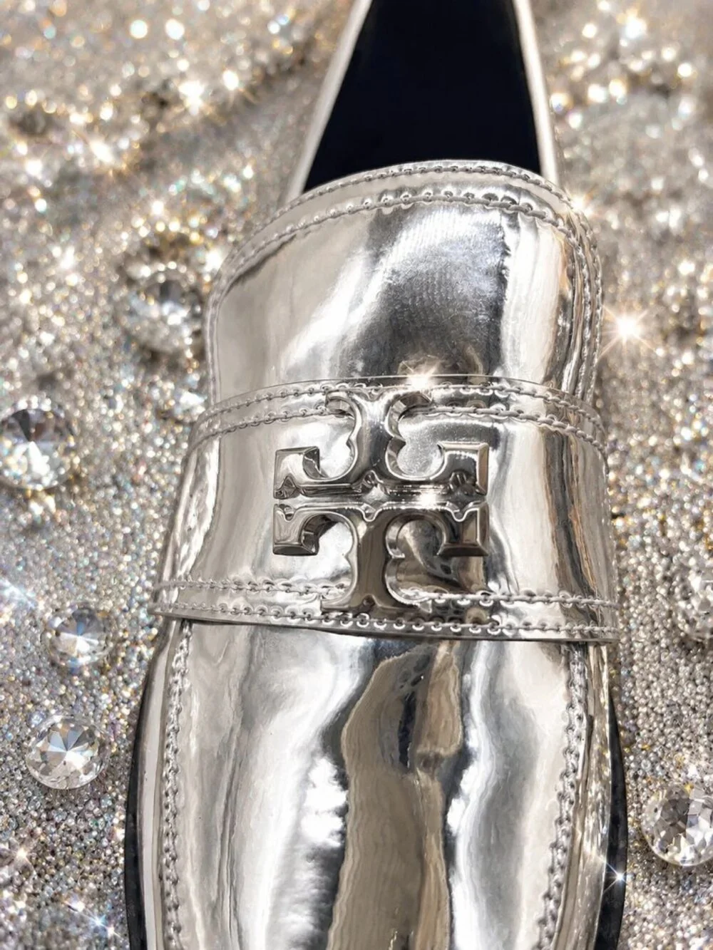 NEW WITH BOX Tory Burch Mirror Metallic Silver Logo Lug Loafers